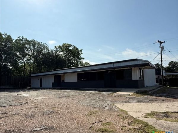 1901 Kern Drive , Victoria, TX 77901