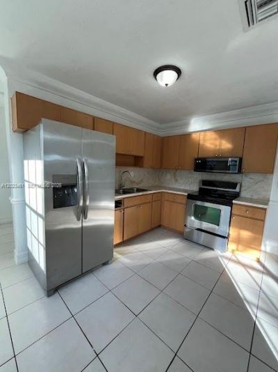 2411 NW 65th St, Miami, FL 33147 Photo