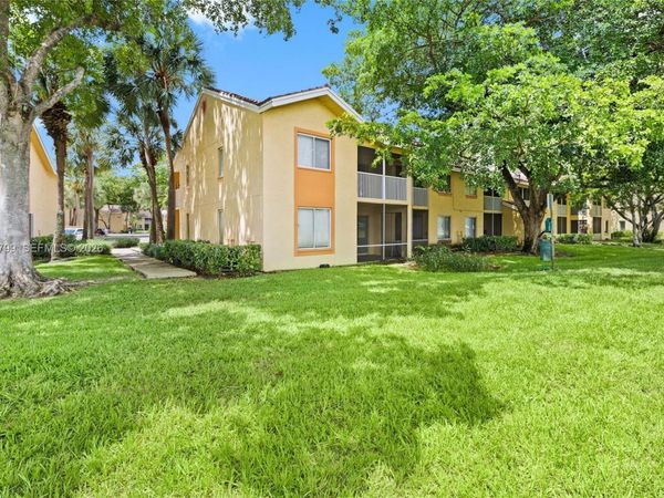 1025 Coral Club Dr, Unit 1025, Coral Springs, FL 33071