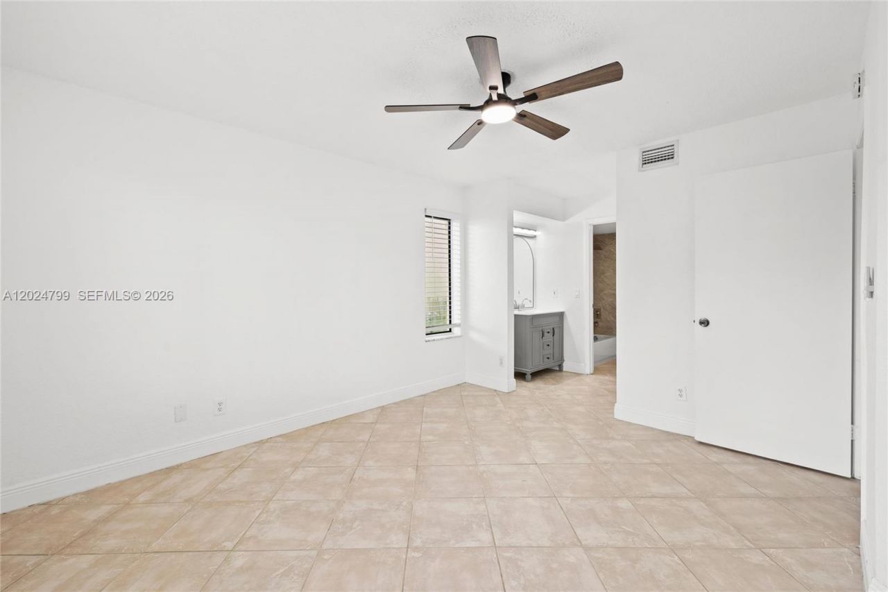 1025 Coral Club Dr, Unit 1025, Coral Springs, FL 33071 Photo