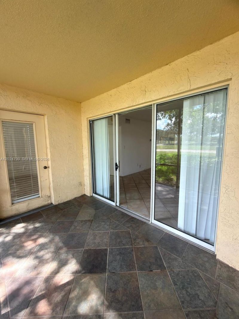 1025 Coral Club Dr, Unit 1025, Coral Springs, FL 33071 Photo