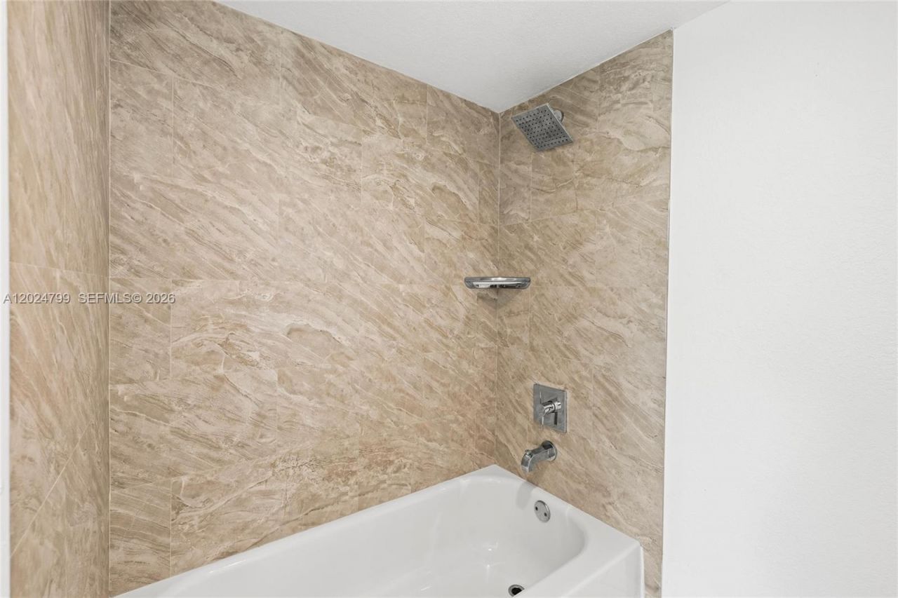 1025 Coral Club Dr, Unit 1025, Coral Springs, FL 33071 Photo