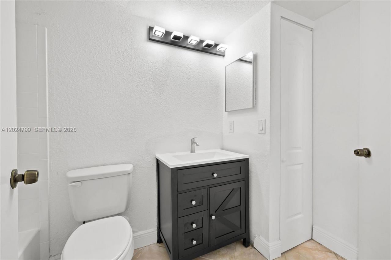 1025 Coral Club Dr, Unit 1025, Coral Springs, FL 33071 Photo
