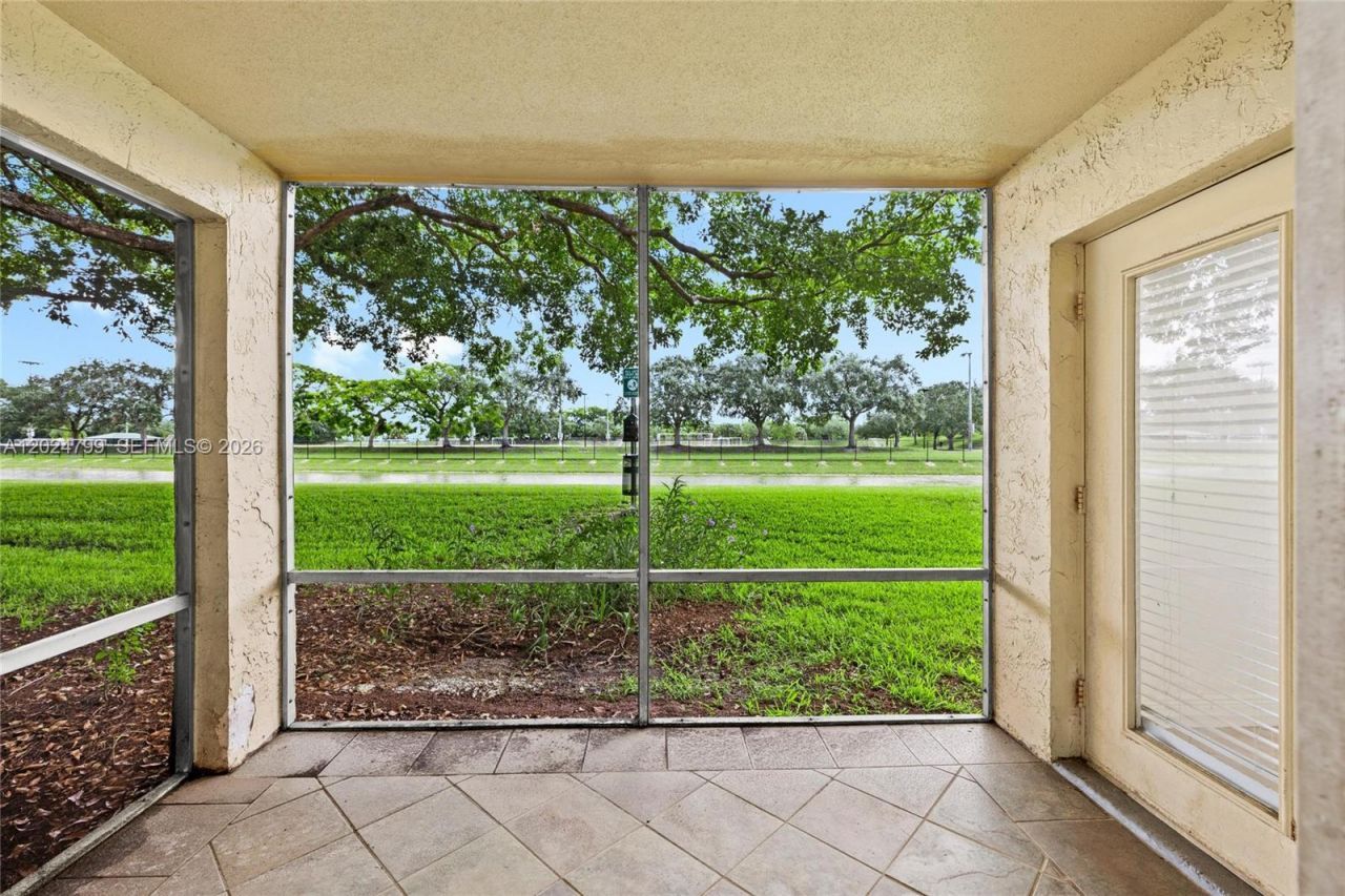 1025 Coral Club Dr, Unit 1025, Coral Springs, FL 33071 Photo