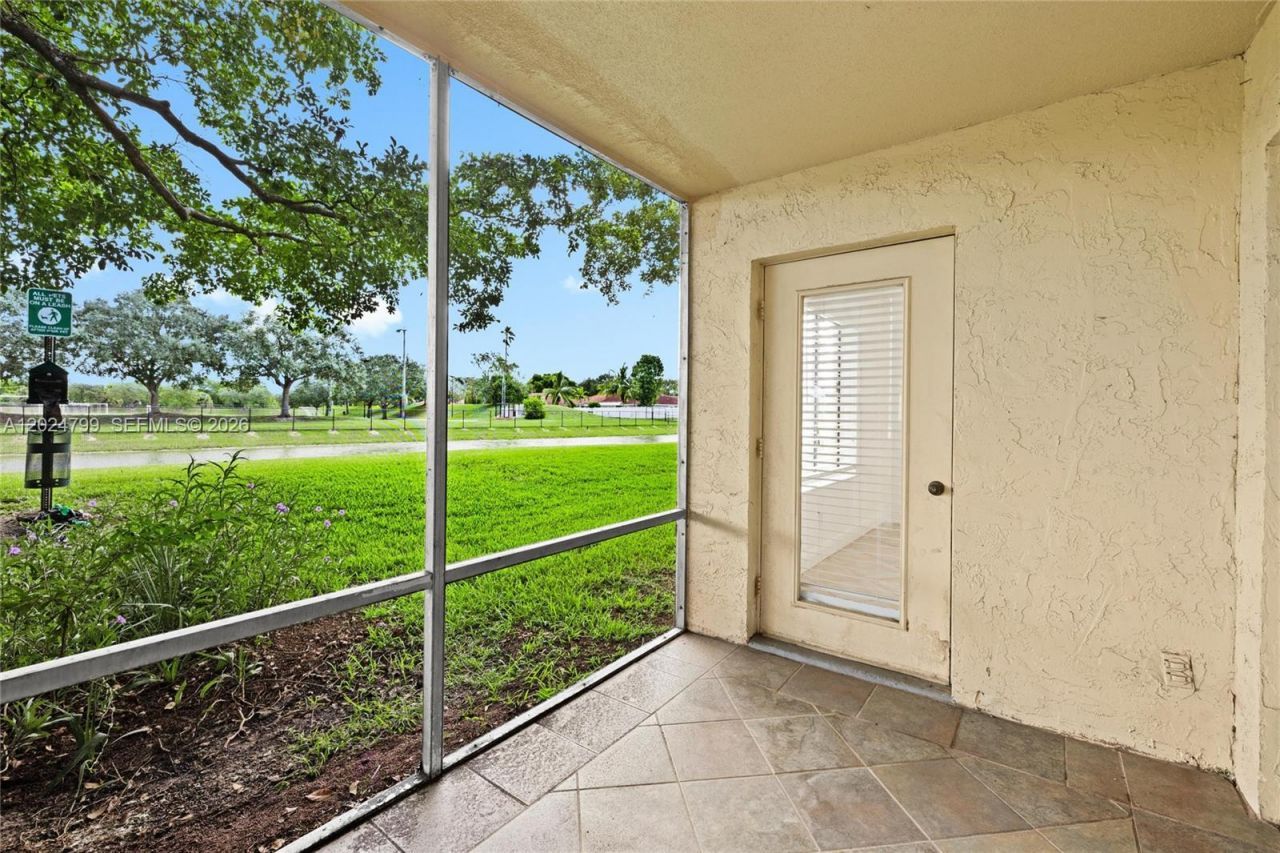 1025 Coral Club Dr, Unit 1025, Coral Springs, FL 33071 Photo