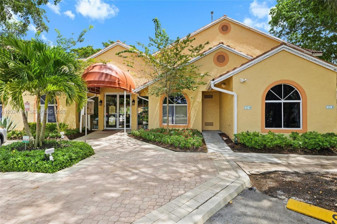 1025 Coral Club Dr, Unit 1025, Coral Springs, FL 33071 Photo