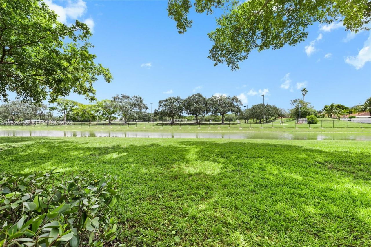 1025 Coral Club Dr, Unit 1025, Coral Springs, FL 33071 Photo