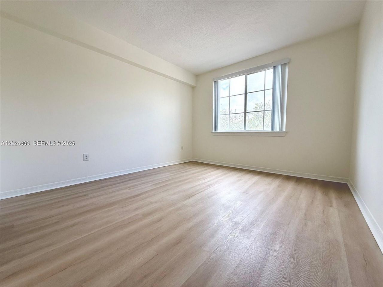 6851 SW 44th St, Unit 207, Miami, FL 33155 Photo