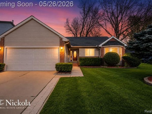 3132 LOUIS Drive, Troy, MI 48083