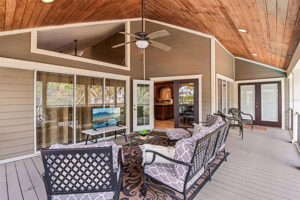 3157 N Canal Drive, Palm Harbor, FL 34684 Photo