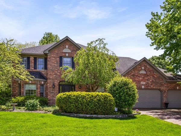 4N475 S Robert Frost Circle , St. Charles, IL 60175