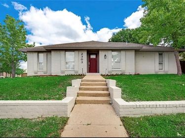 2303 Silverthorne Drive, Dallas, TX 75287