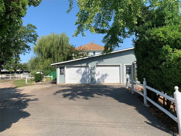 102-27 163 , Howard Beach, NY 11414