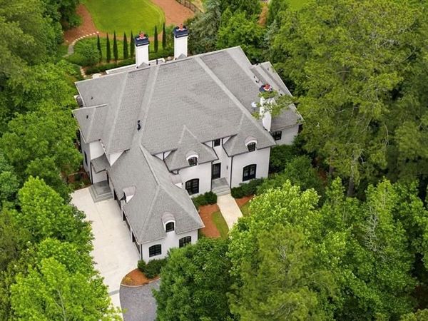 725 Londonberry Road, Atlanta, GA 30327