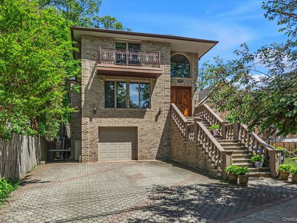 18042 Aberdeen Road , Jamaica, NY 11432