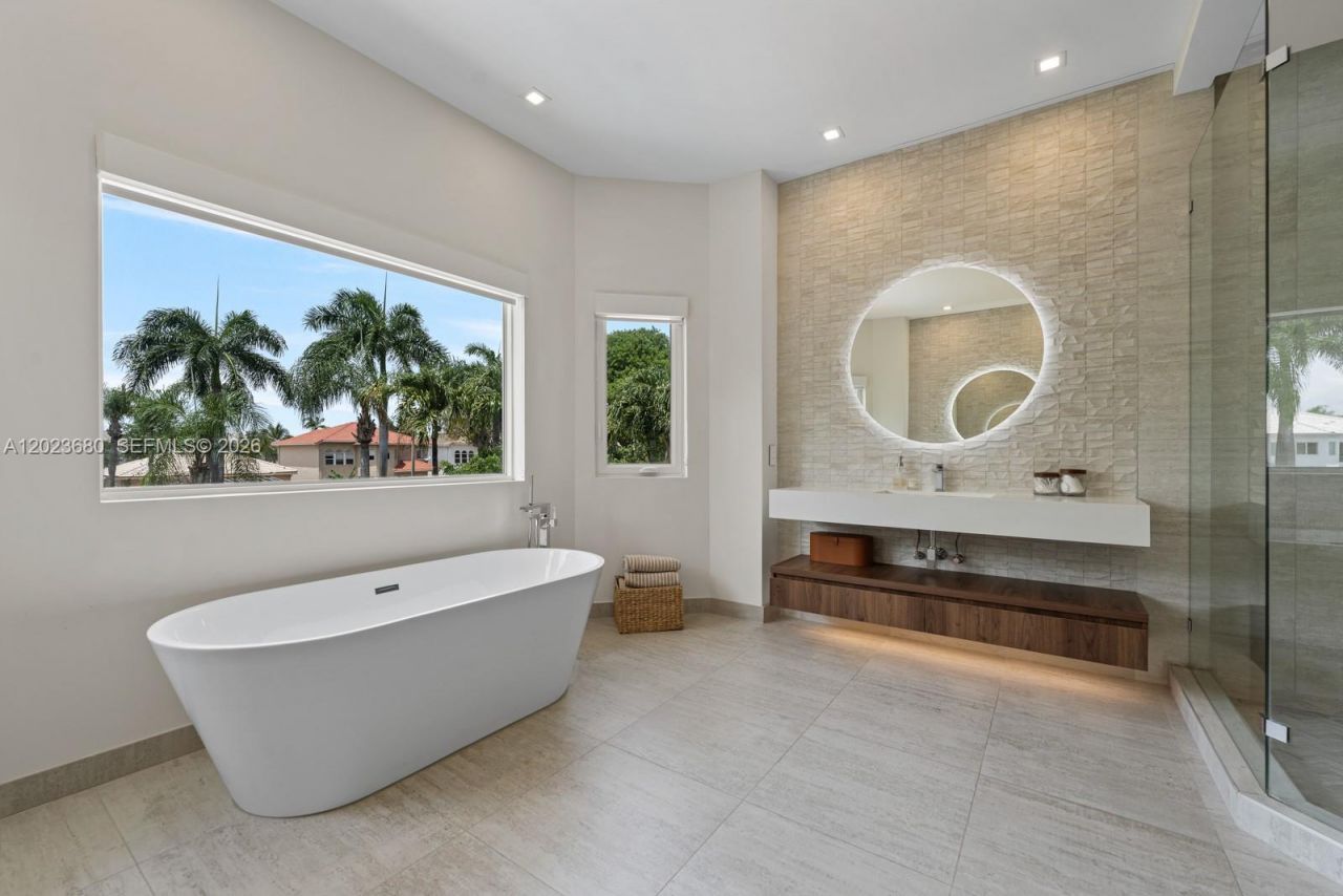 11163 NW 71st Ter, Doral, FL 33178 Photo