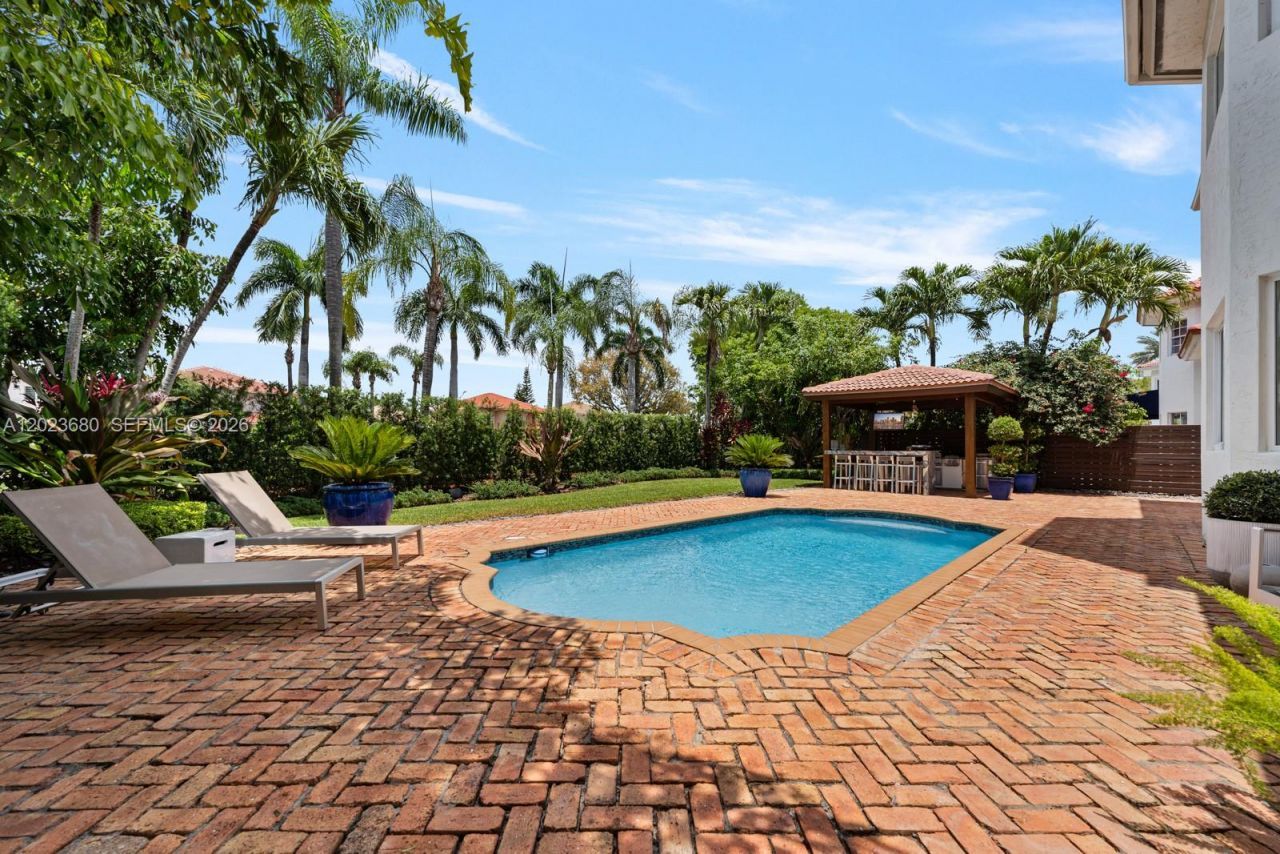 11163 NW 71st Ter, Doral, FL 33178 Photo