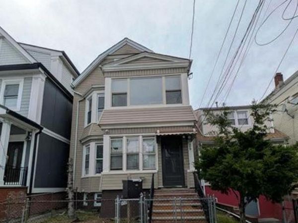 25 Maple Ave, Irvington, NJ 07111