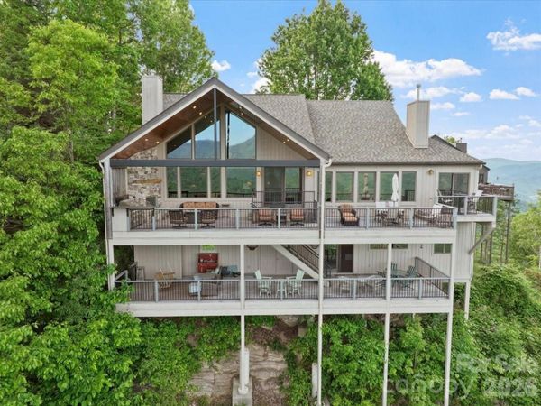 373 Rhododendron Lane , Burnsville, NC 28714