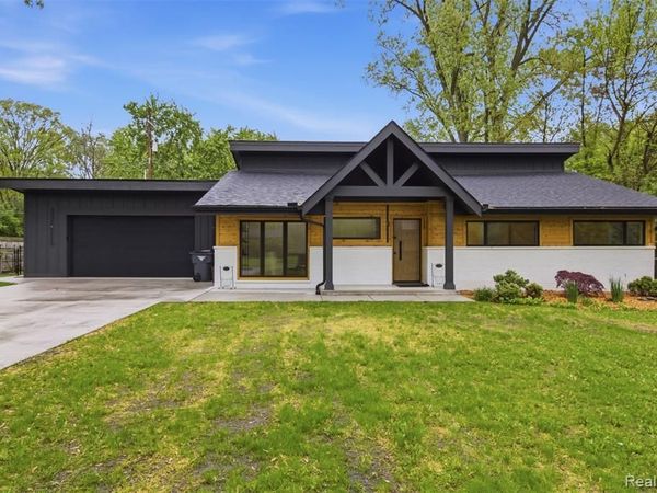 130 McKinley Drive, Troy, MI 48098