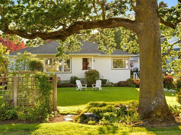 3810 Epsom Dr, Saanich, BC V8P 3S7