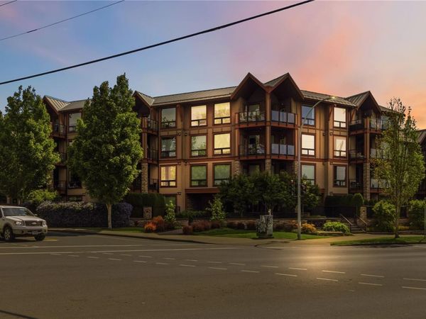 4529 West Saanich Rd , Unit 104, Saanich, BC V8Z 3G3