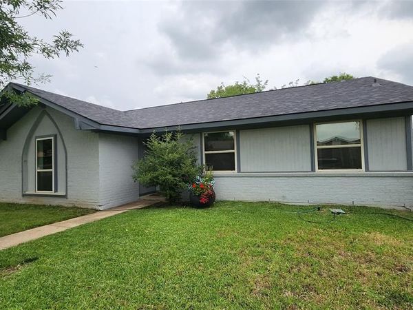 1619 Glenhill Lane, Lewisville, TX 75077