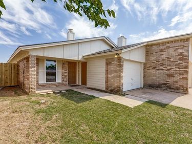 3217 Green Ridge Street, Fort Worth, TX 76133