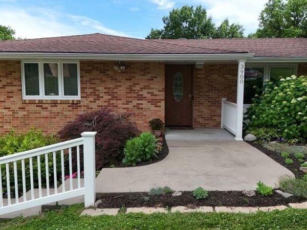 3900 E Hills Drive, St Joseph, MO 64503