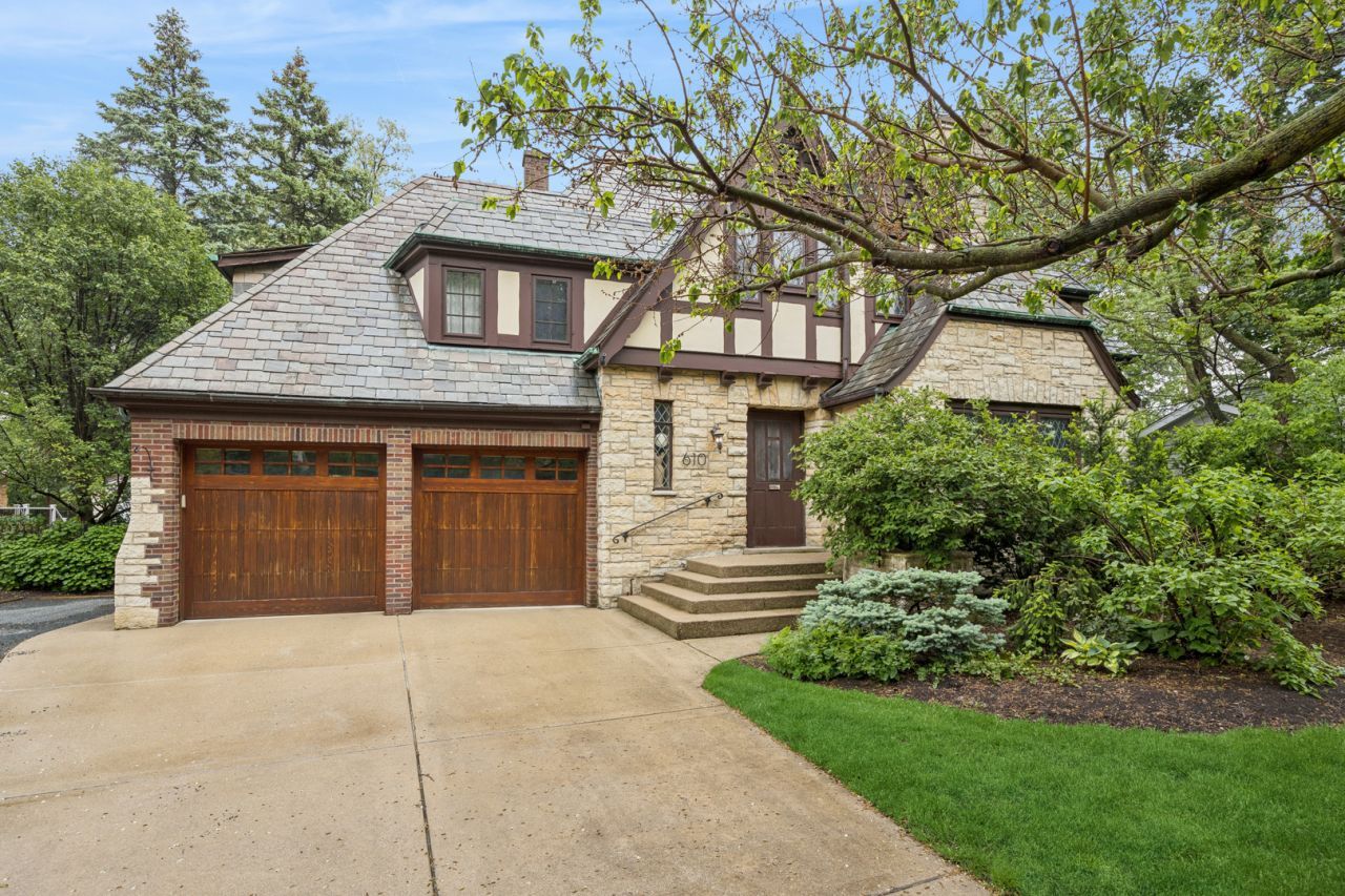 610 N Oak Park Avenue , Oak Park, IL 60302