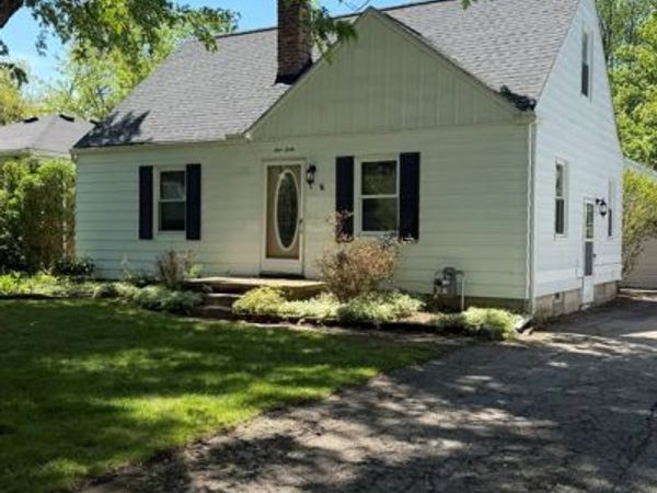 160 Ascot Avenue, Waterford Twp, MI 48328