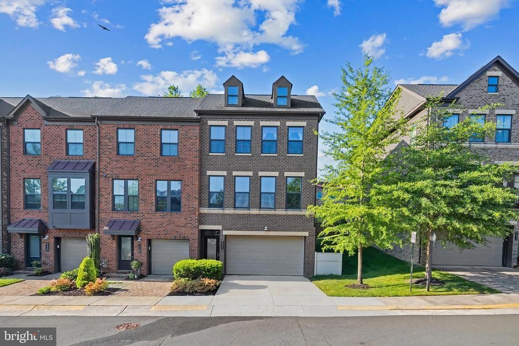 9253 Wood Violet Court, Fairfax, VA 22031 Main Photo