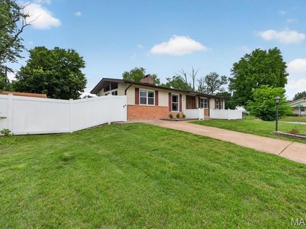3301 Avenue H, St Louis, MO 63125