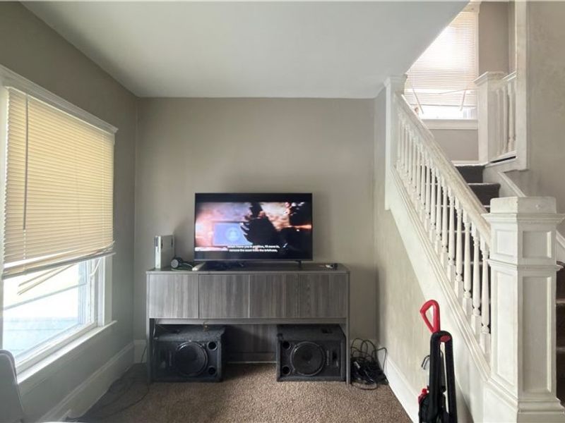 4297 E 139th Street, Cleveland, OH 44105 Photo 2