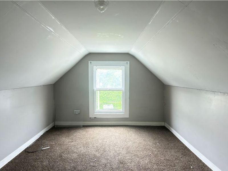 4297 E 139th Street, Cleveland, OH 44105 Photo 9