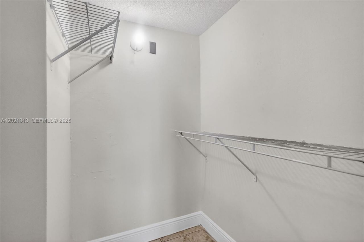 1020 94th St, Unit 301, Bay Harbor Islands, FL 33154 Photo