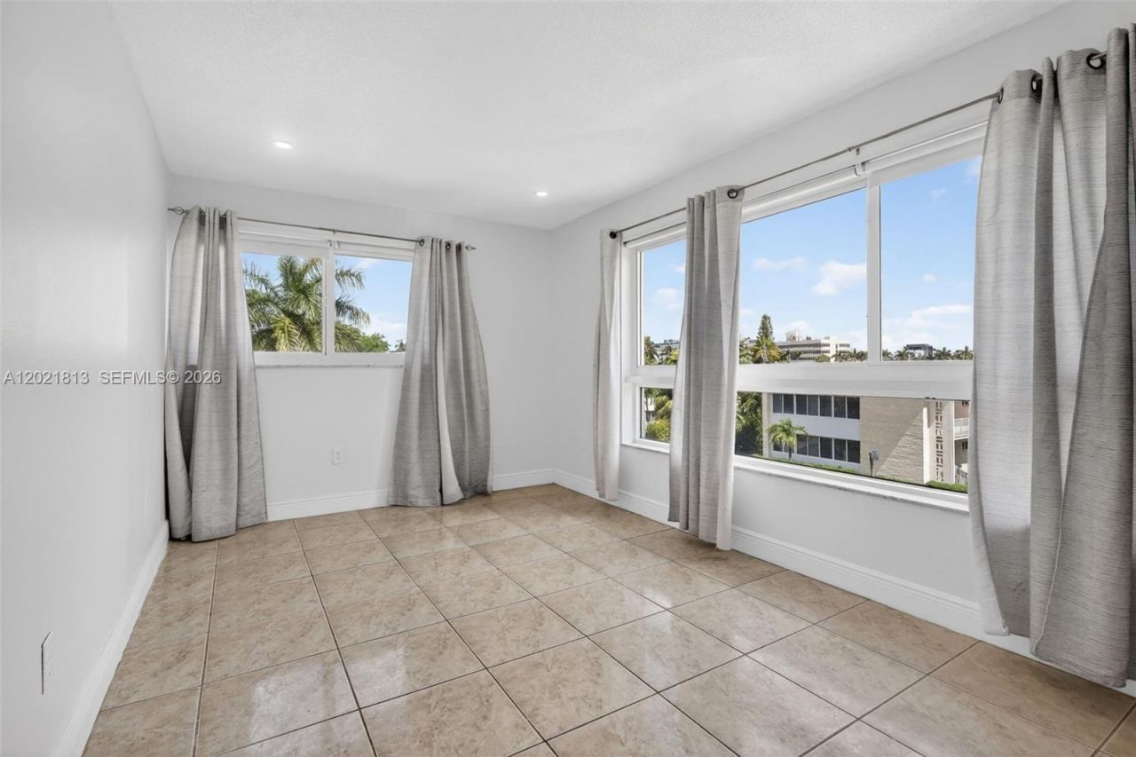 1020 94th St, Unit 301, Bay Harbor Islands, FL 33154 Photo