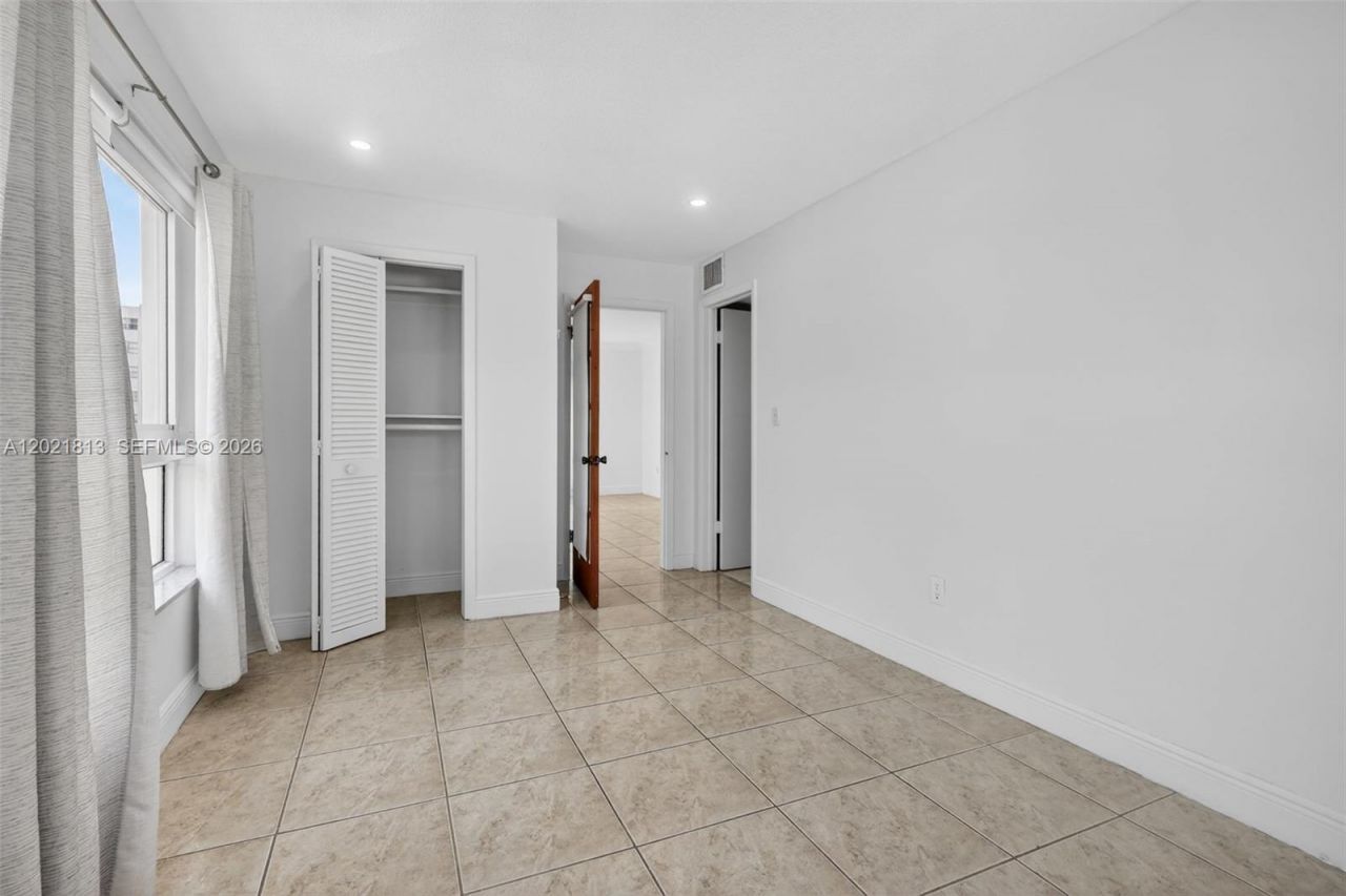 1020 94th St, Unit 301, Bay Harbor Islands, FL 33154 Photo