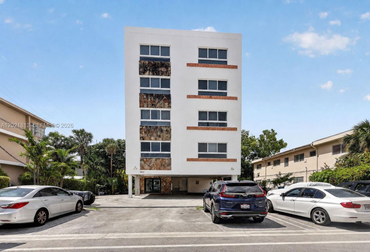 1020 94th St, Unit 301, Bay Harbor Islands, FL 33154 Photo