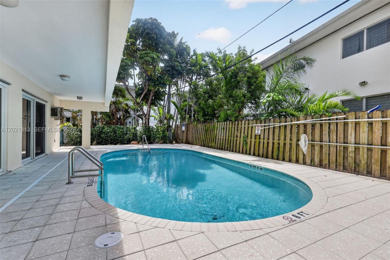 1020 94th St, Unit 301, Bay Harbor Islands, FL 33154 Photo