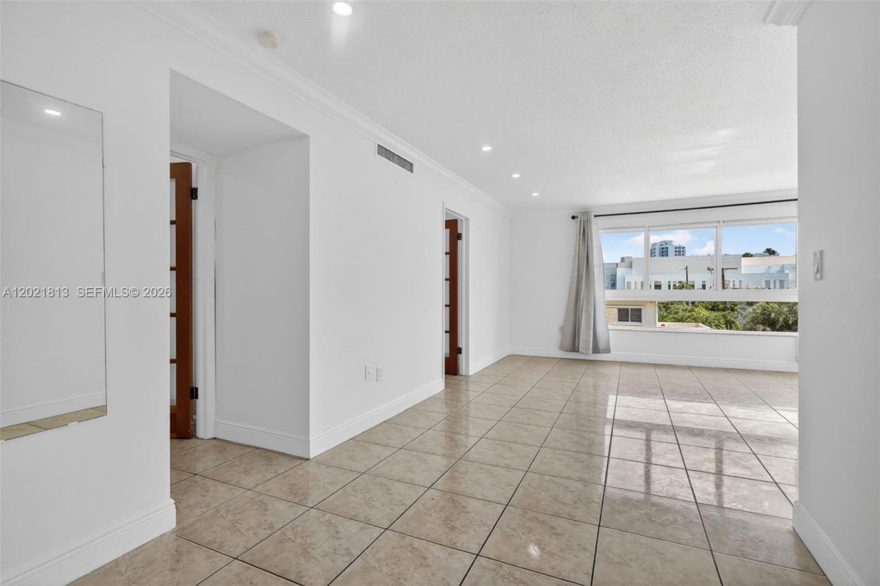 1020 94th St, Unit 301, Bay Harbor Islands, FL 33154 Photo