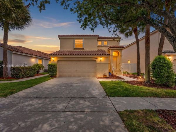 15657 NW 12th Mnr , Pembroke Pines, FL 33028