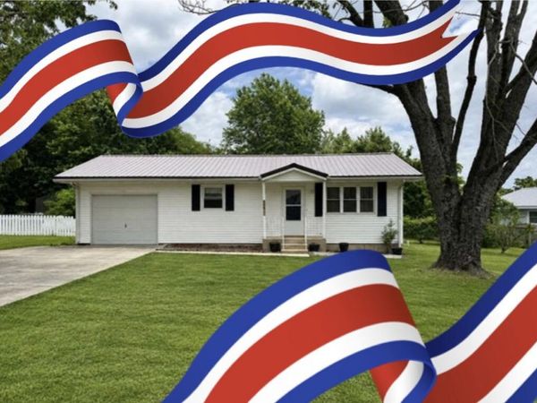 210 S Boyd Street , Conway, MO 65632