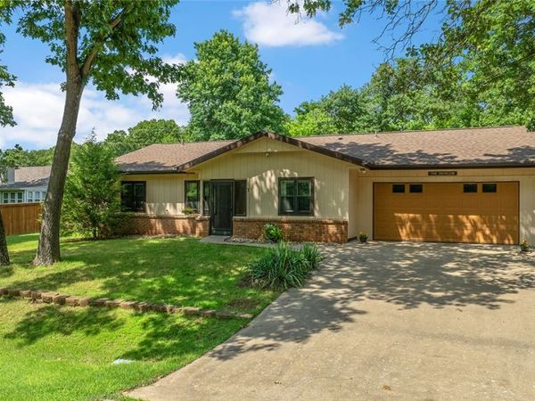 3 Clevedon Circle, Bella Vista, AR 72715