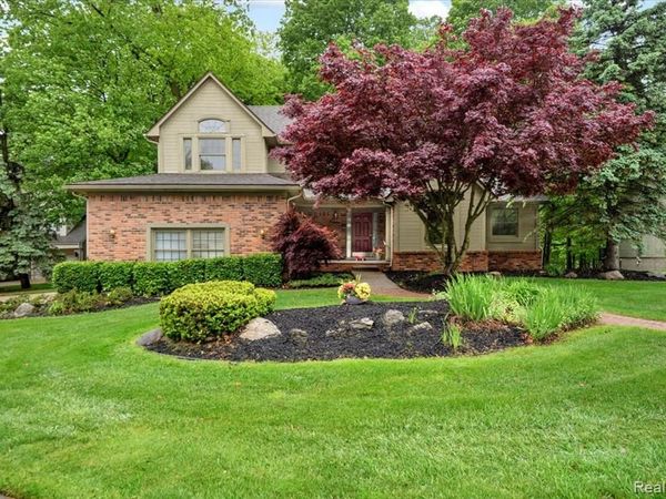28335 Golf Pointe Boulevard, Farmington Hills, MI 48331