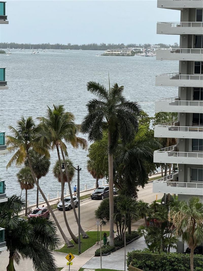 1300 Brickell Bay Dr, Unit 1007, Miami, FL 33131 Photo