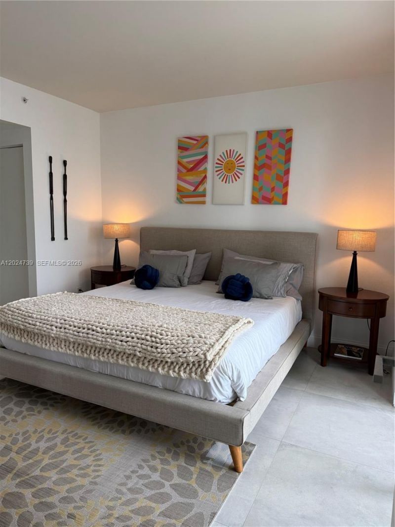 1300 Brickell Bay Dr, Unit 1007, Miami, FL 33131 Photo