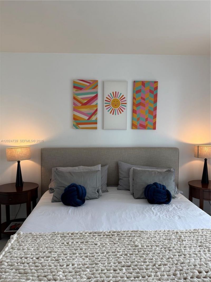 1300 Brickell Bay Dr, Unit 1007, Miami, FL 33131 Photo