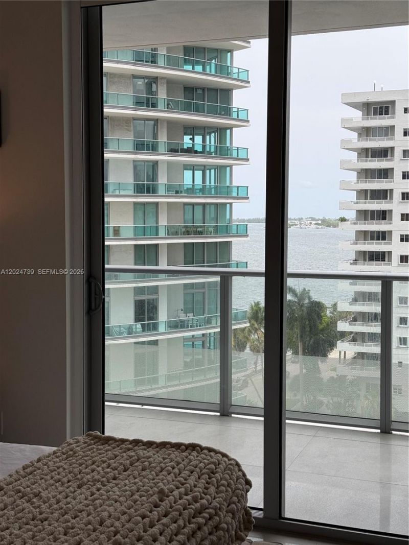 1300 Brickell Bay Dr, Unit 1007, Miami, FL 33131 Photo