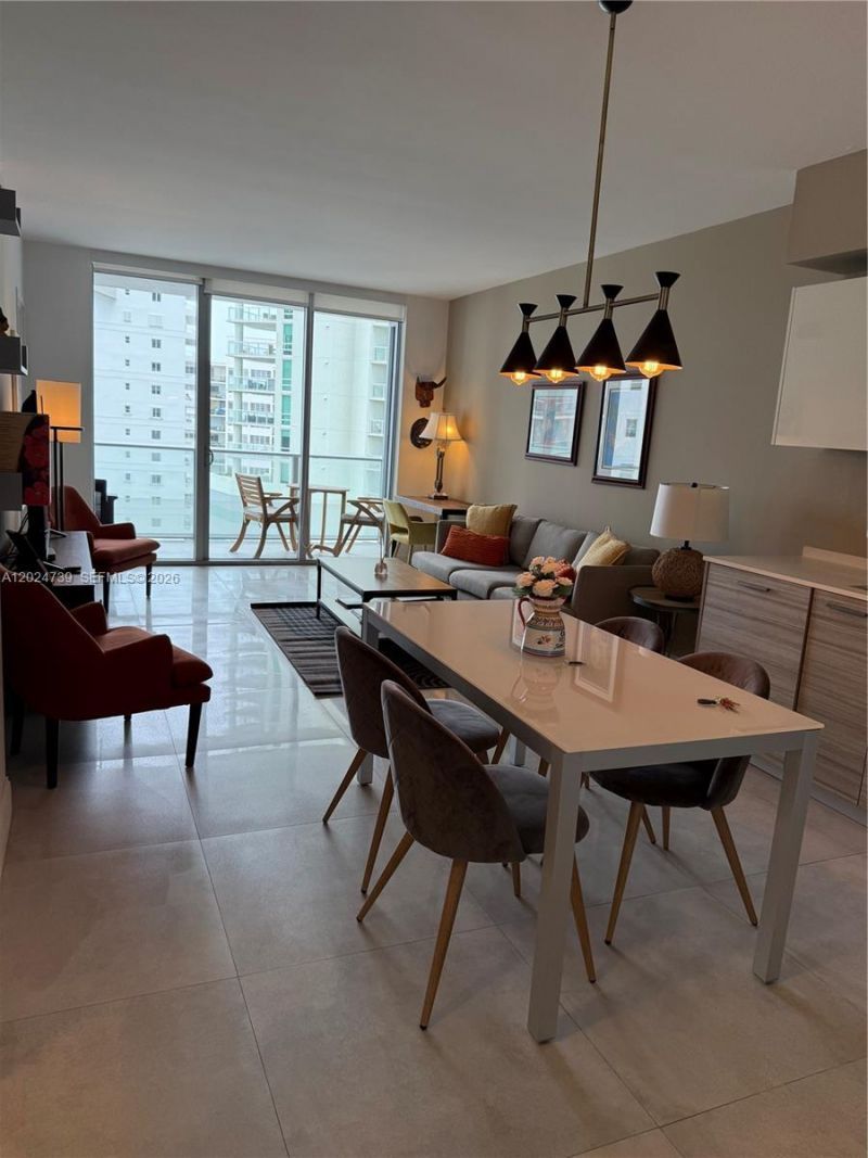 1300 Brickell Bay Dr, Unit 1007, Miami, FL 33131 Photo